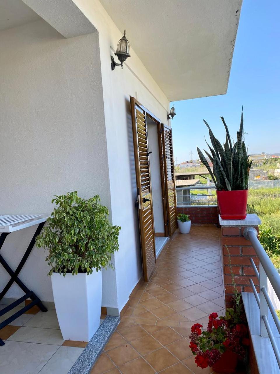 Arlind'S Apartaments Vlore Ngoại thất bức ảnh
